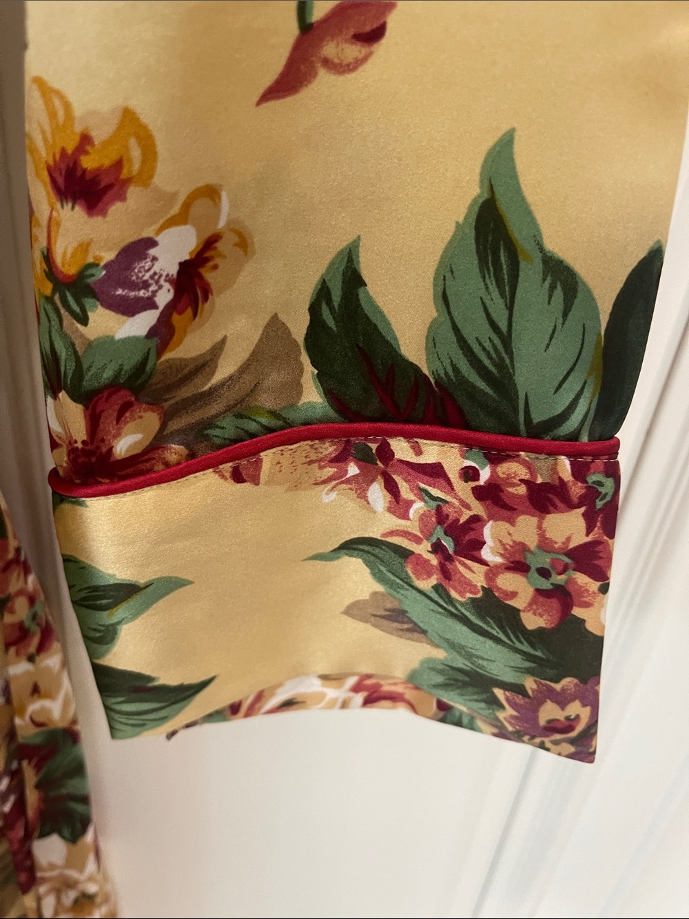 Vintage Victoria Secret Floral Satin long Robe Beige Burgundy size XS/S - Picture 8 of 10
